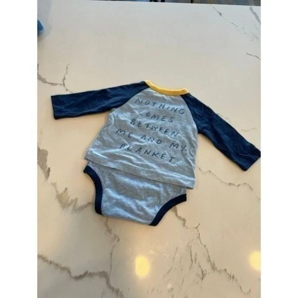 babyGap +‎ Peanuts® baseball body-double bodysuit boy 3-6 months